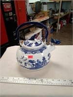 Decorative enamelware teapot