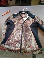 Hunt worth size medium camo jacket