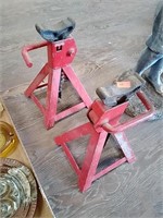 Red jack stands