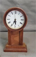 Wooden Quartz Mantle Clock