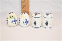 VINTAGE BLUE AND WHITE S&P SHAKERS