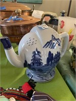 Chinese Cadogan Puzzle Blue and White Teapot