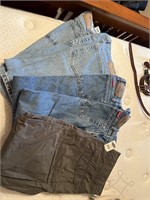 Four pair of men’s jeans size 34 x 32 and one