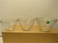 3 GLASS MIXING BOWLS MACTHING SET SAMLL TO LARGE
