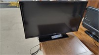 SAMSUNG TV WITH REMOTE