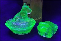 Uranium green glass - mini dog on nest, frog
