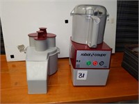 ROBOT COUPE R2 FOOD PROCESSOR WITH ATTACHMENT