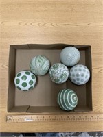 Decorative porcelain balls