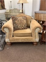 Temple oversized club Chair