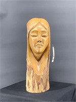 Beautiful Hand carved Africa sculpture