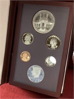 1984 THE OLYMPIAD PRESTIGE COIN SET
