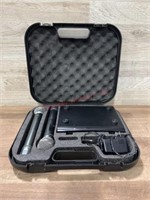 Microphone set with case- untested