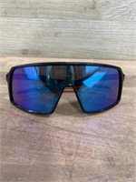 Oakley sunglasses- scratches