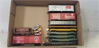 Tray Of 11 Assorted HO Scale Train Cars