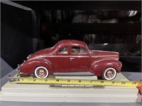 Vintage model car, Ford Deluxe Coupe