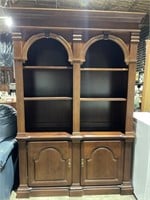 Broyhill Double arched lighted bookcase with 2