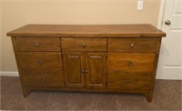 Gorgeous Oak 7 Drawer Dresser w/ Middle