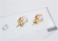 14K Gold Earrings with Clear Stones 0.6g