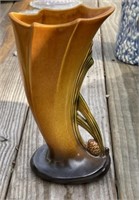 Roseville 490-8" Pinecone Vase