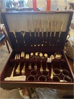 Gold plated silverware set