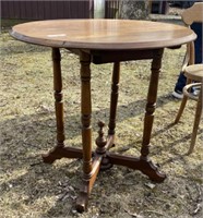 30" Round Parlor Table