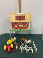 1967 FISHER PRICE LITTLE PEOPLE FARM W/ACCESSORIES