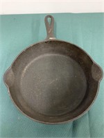 #5 724 GRISWOLD CAST IRON FRYING PAN