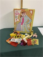 1974 BARBIE TRUNK AND ACCESSORIES AS FOUND