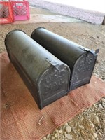 Lot of 2 mailboxes