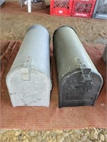 Lot of 2 mailboxes