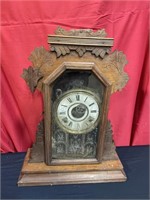 Antique mantle Clock needs work.