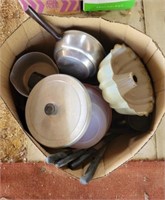 Estate lot of cookware