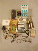 Miscellaneous lot (knives+patches+)