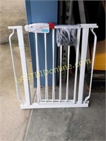 2 Easy Step Regalo Baby Gates