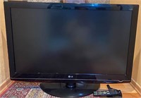 LG 42" FLAT PANEL TV WITH REMOTE