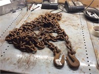 Chain with 2 hooks