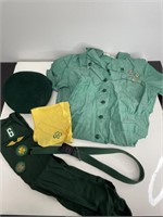 VINTAGE GIRL SCOUT OUTFIT & COLLECTIBLES