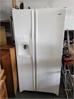 AMANA Side By Side Refrigerator Freezer