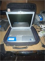 Dell Inspiron 1420 Laptop Computer w/Case &
