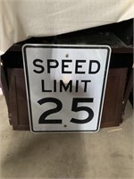 25MPH SPEED LIMIT SIGN