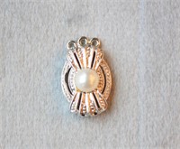 10k White Gold Mill Strain Pendant with Pearl