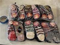 12 pairs of slippers new in package sz.9-11