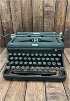 Royal companion typewriter