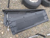 764) 5 Platic Tail Gate Covers