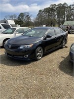 905) 2014 Toyota Camry runs and drives good
