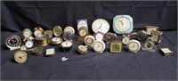 Group of vintage alarm clock & 2 wall clocks box