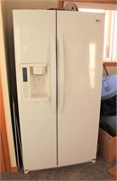 LG Refrigerator (view 2)