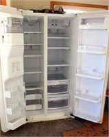 LG Refrigerator (view 3)