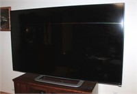 Large Vizio Flat Screen TV, Mdl M801d-A3, 80", works.