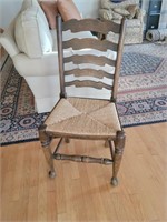 WOVEN STRAW SEAT CHAIR WITH WOOD STRUCTURE